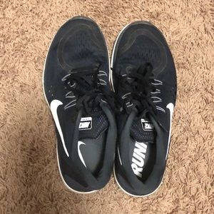 nike running shoes